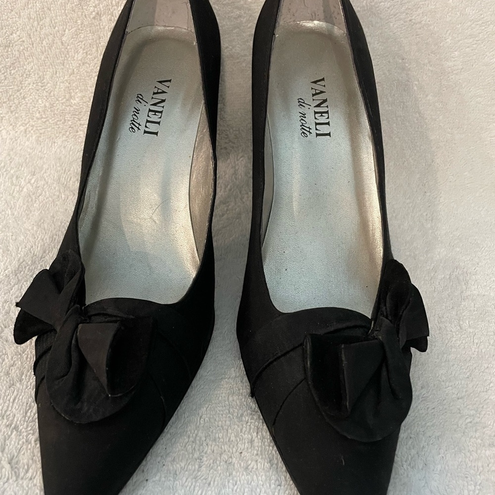 Vaneli do Norte black pumps